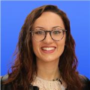 Bambini e ragazzi fino alle superiori. Frequentato liceo classico e ottenuto certificazione ditals (italiano a stranieri)